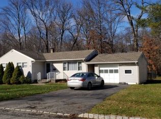 30 Holmdel Rd, Parsippany, NJ 07054
