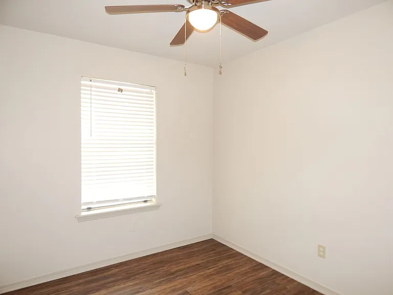 10074 Wooded Way — Photo 7