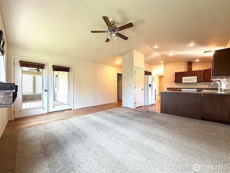 709 Paintbrush Ln — Photo 7