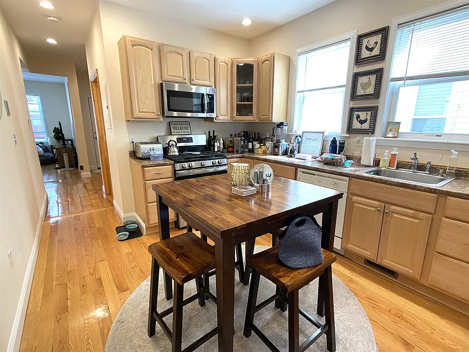 17 Radcliffe Rd #1