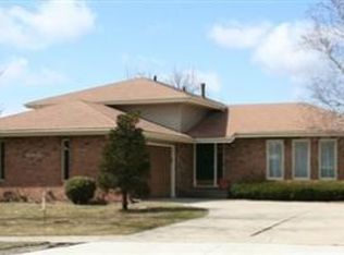 1004 Kentwood Ct, Dyer, IN 46311