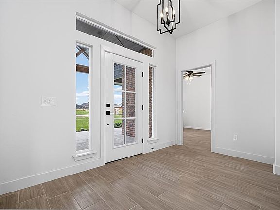 3rd image of 1429 Buckhorn Pl