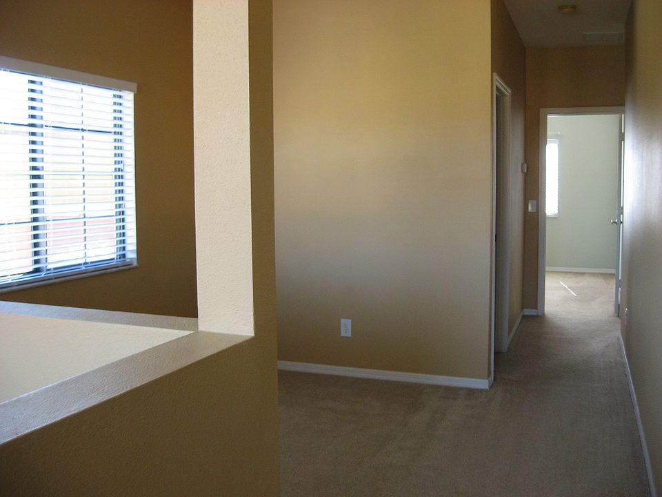 1st image of 30138 Mossbank Dr