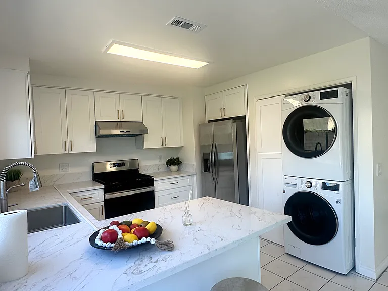 5361 Marview Dr — Photo 3
