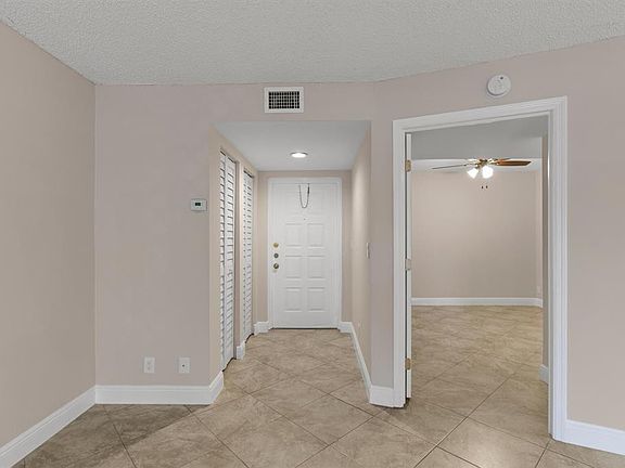 4th image of 9755 Westview Drive #1211