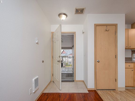 4th image of 14609 NE 20th Ave #C206