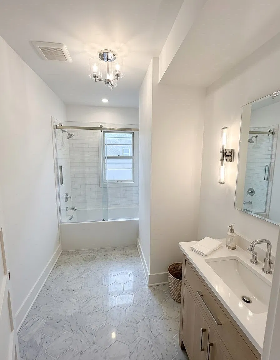 4 bed, 2500 sqft, $700 — Photo 2