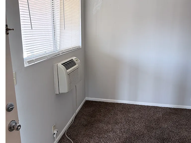 276 White Bridge Pike #22 — Photo 2
