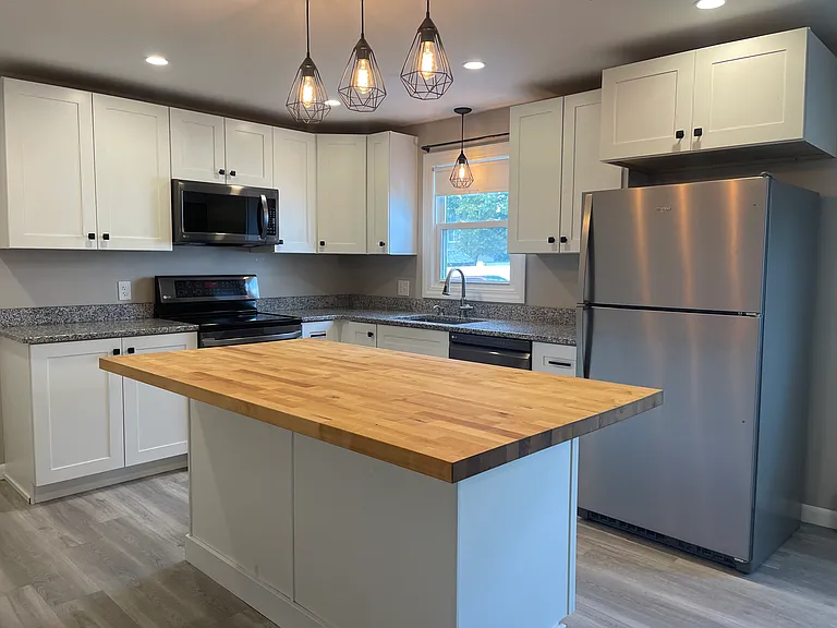 838 Clay St — Photo 10
