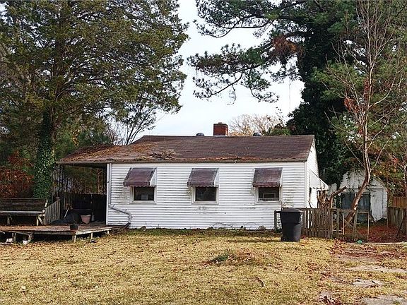 2nd image of 921 Martin Ave