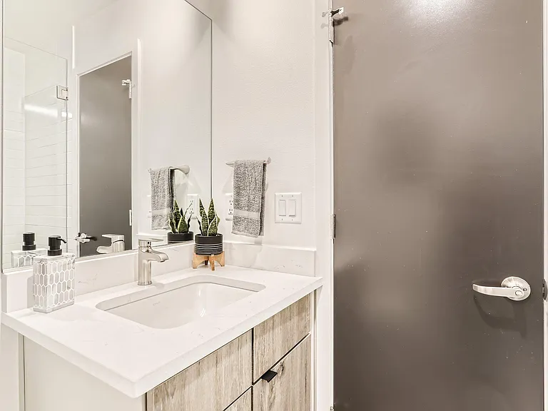 1920 Hooker St #3 — Photo 12