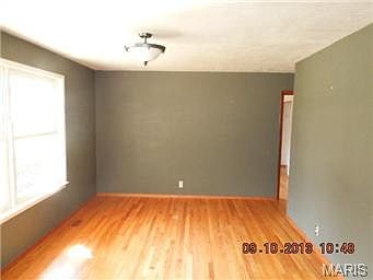 4th image of 2719 Beverly Dr