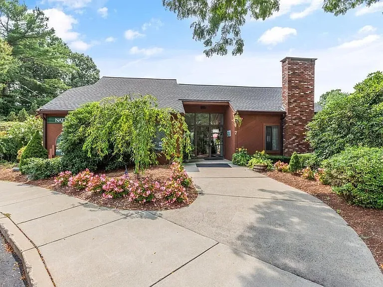 10 Silver Hill Ln — Photo 27