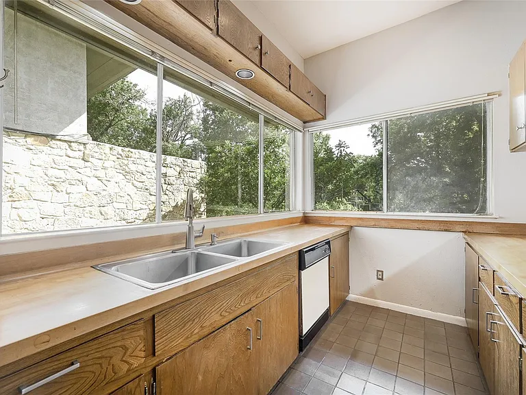 6305 Shadow Valley Dr #A — Photo 11