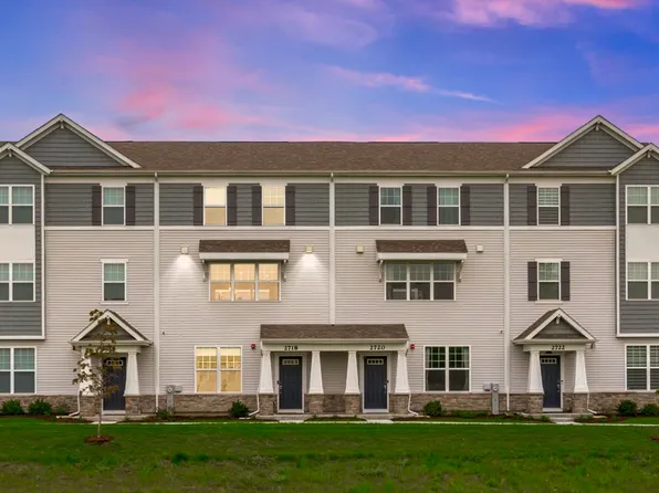 2718 Lily Ln, Rolling Meadows, IL 60008
