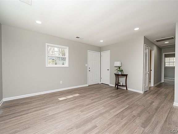 4th image of 2401 Courtland St