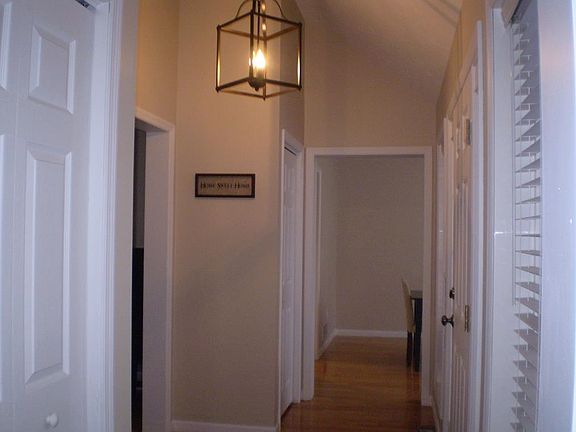 2nd image of 11 Heritage Ln