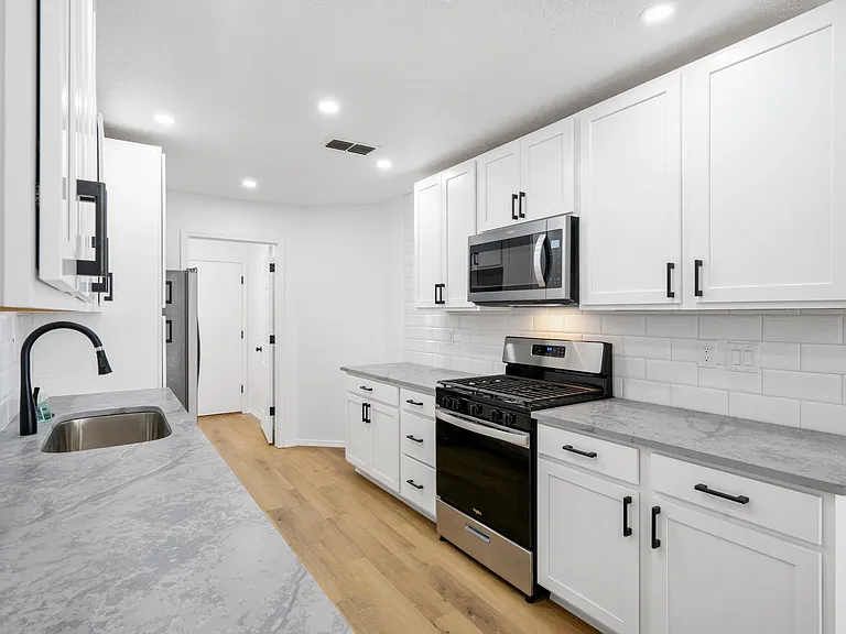 4916 Sereno Dr NE — Photo 4
