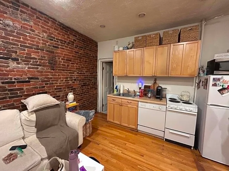 40 Anderson St #2 — Photo 9
