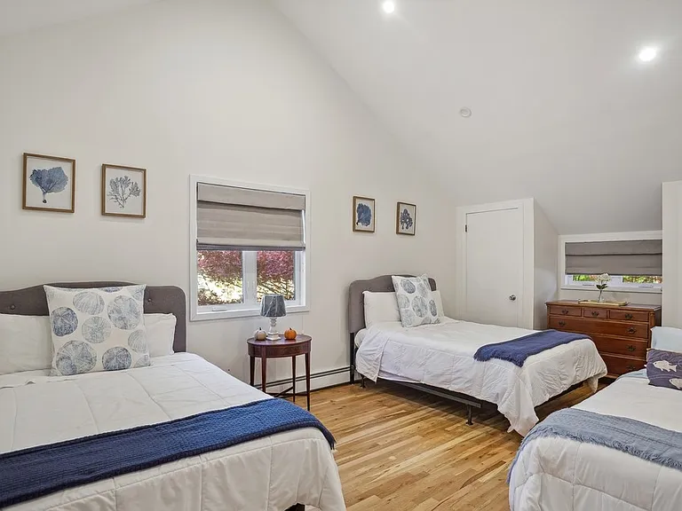 18 Park Cir — Photo 18