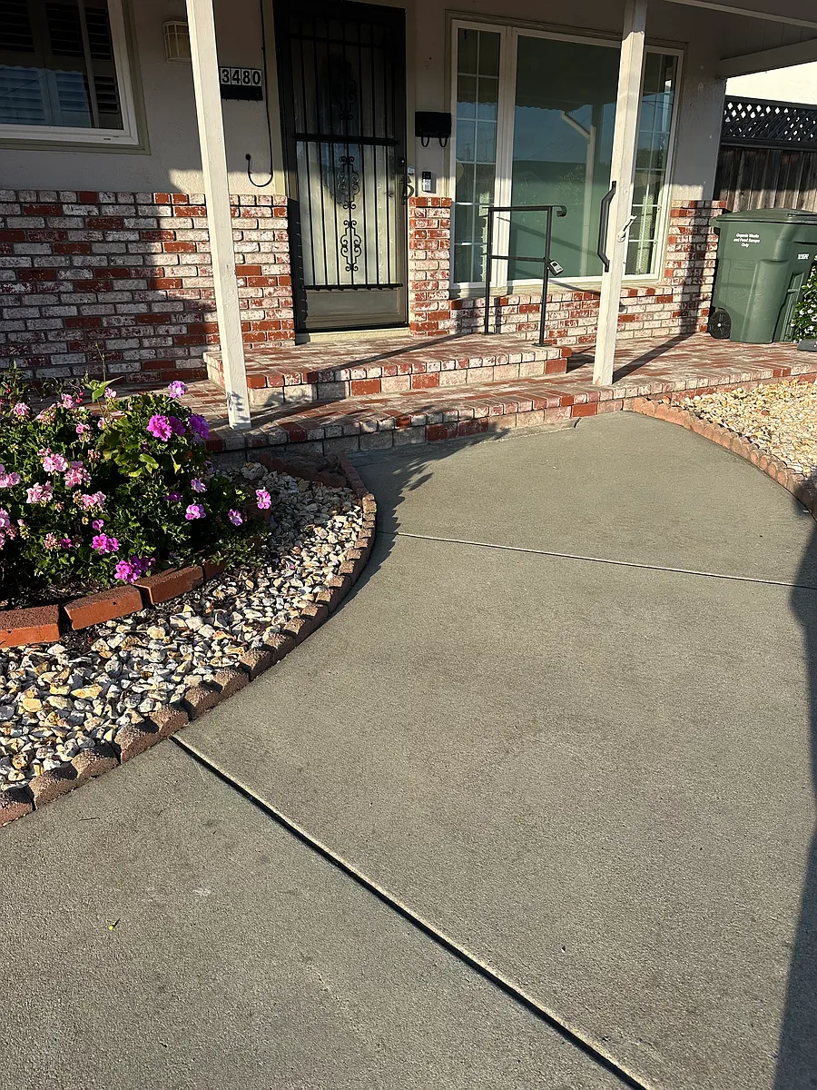 Building Photo - 3480 Carrillo Dr
