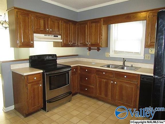 3rd image of 2305 Richmond St SW