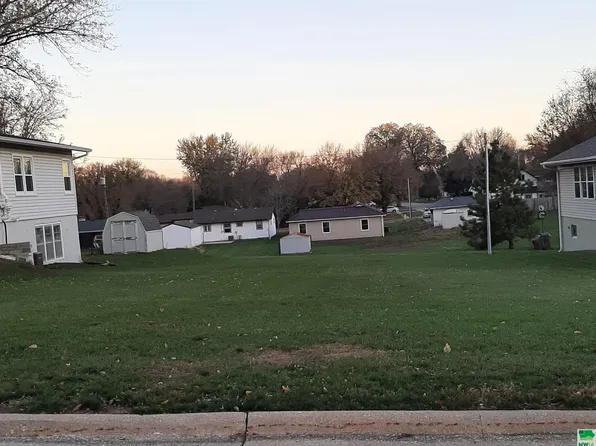 LOT 8 Grandview Ave, Le Mars, IA 51031