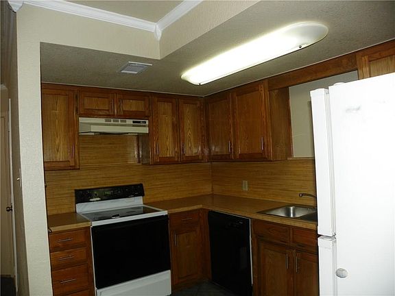 4th image of 732 Bluebonnet Dr