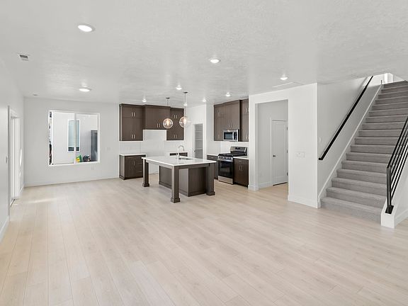 Finished home photos are representational images only. See sales agent for details.