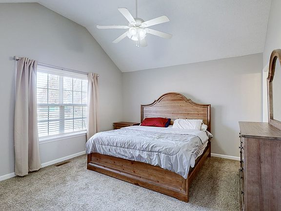 4th image of 104 Michael Ln