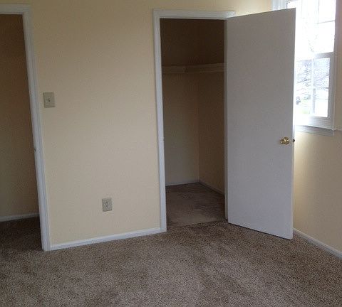 Second bdrm with walk-in closet