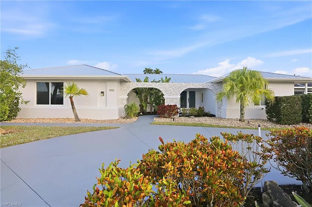 3 bed, 2.0 bath, 2416 sqft, $12,000 — Photo 1