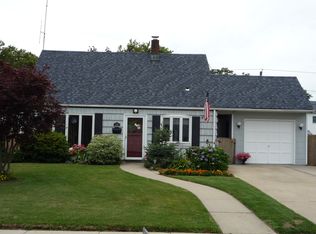 34 Honeysuckle Rd, Levittown, NY 11756