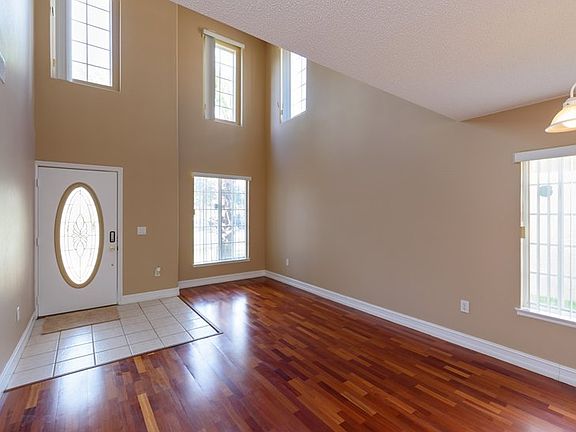 5th image of 1105 Sail Creek Dr