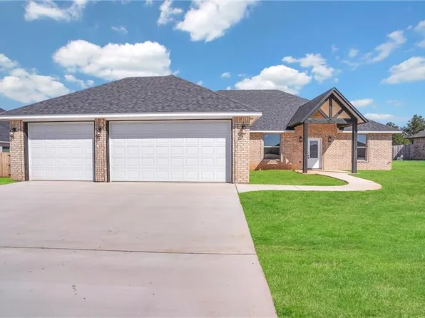 1040 NE Skyridge Dr, Elgin, OK 73538