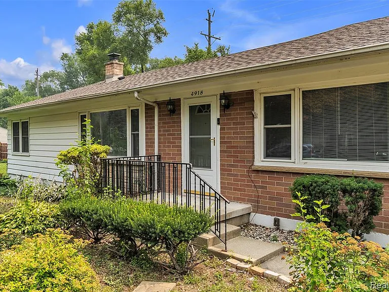4918 Ainsley Ave — Photo 4