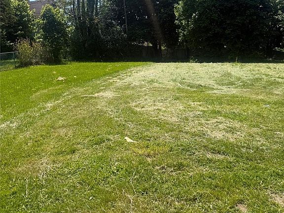 3rd image of 633 Broadway St Lot 3