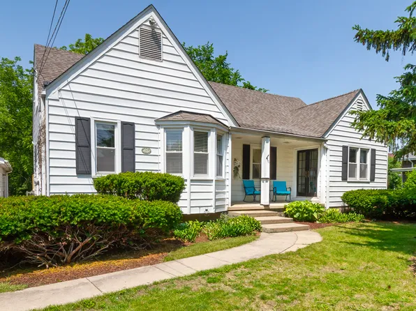 1305 Daly Rd, Wheaton, IL 60187