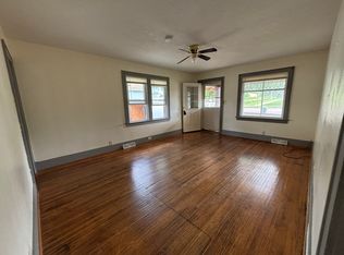 1008 W 3rd St, Sioux Falls, SD 57104