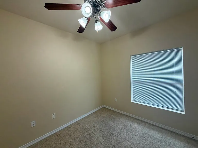1529 Bentley Cir — Photo 17