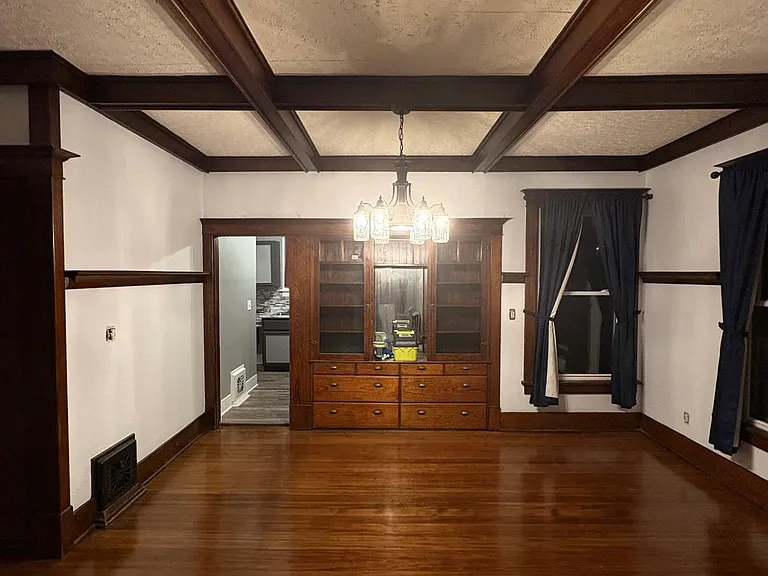 705 State St — Photo 3