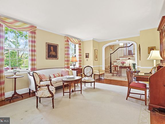 4th image of 314 Mansion Dr
