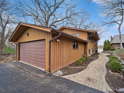 128 Hickory Rd, Lake In The Hills, IL, 60156