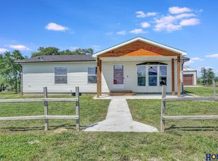 427 S 12th Rd, Palmyra, NE 68418