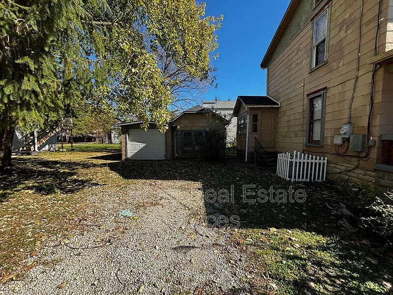 3 bed, 1.5 bath, 1620 sqft, $1,475 — Photo 3