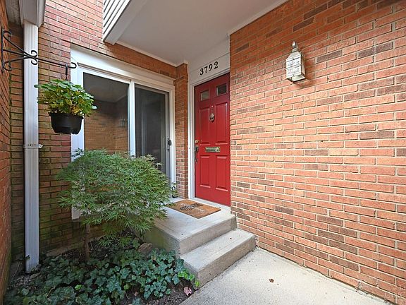 2nd image of 3792 Ashworth Dr
