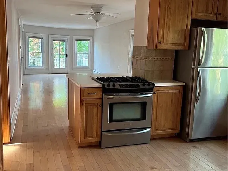151 Eagle St — Photo 11