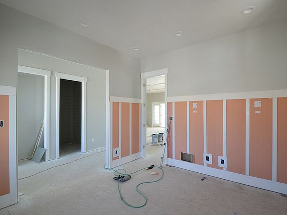 4th image of 145 Southpoint Blvd