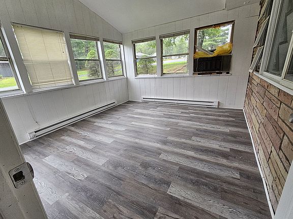 4th image of 33 Melody Lake Dr
