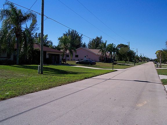 3rd image of 210 SE 20th St